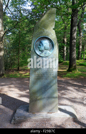 John Ruskin Memorial an Mönchs Felsen in der Nähe von Keswick Cumbria Lake District National Park England UK Stockfoto