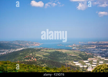 Ansicht des Öltanks, Triest Stockfoto