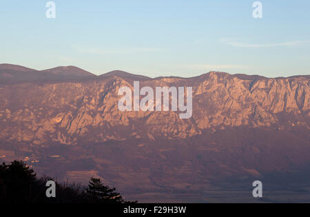 Blick auf den slowenischen Berg, Vipava-Tal Stockfoto