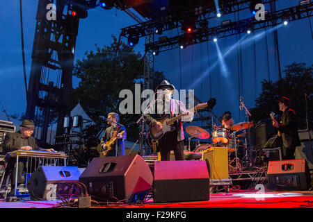 Chicago, Illinois, USA. 12. Sep, 2015. Country-Legende MERLE HAGGARD tritt beim Riot Fest im Douglas Park in Chicago, Illinois © Daniel DeSlover/ZUMA Draht/Alamy Live News Stockfoto