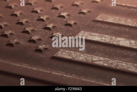 Rostiges Metall Flagge der Vereinigten Staaten von Amerika. Schärfentiefe mit Fokus auf der Mitte der Flagge. Stockfoto