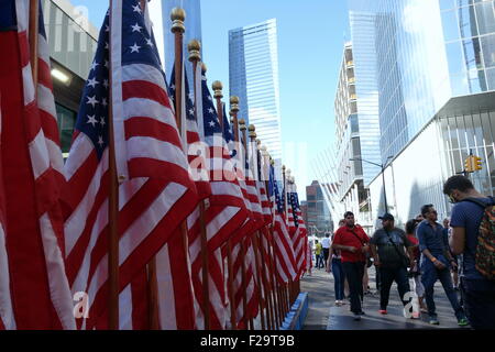 Amerikanische Flaggen zum Gedenken an 9/11 WTC, NYC New York. Stockfoto