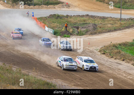 Dnepropetrovsk, Ukraine. 13. September 2015. Start in Oldtimern Runden während Ukrainisch Autocross Meisterschaft am 13. September 2015, Dnepropetrovsk, Ukraine Credit: Jurij Krawtschenko/Alamy Live News Stockfoto