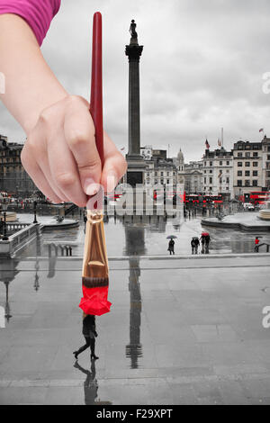 Reisekonzept - Hand malt durch Pinsel den roten Regenschirm von Menschen zu Fuß auf dem Trafalgar Square in London in regnerischen Tag Stockfoto