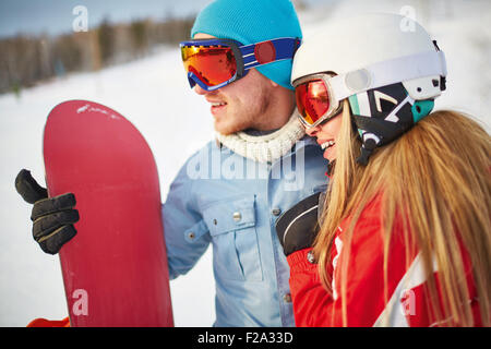 Die Auswahl der Route zum Snowboarden Stockfoto