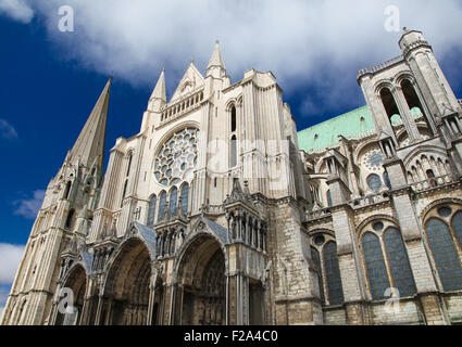 Kathedrale unserer lieben Frau von Chartres, eine mittelalterliche katholische Kathedrale in Chartres, Frankreich, etwa 80 Kilometer südwestlich von Paris. Stockfoto
