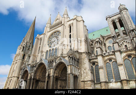 Kathedrale unserer lieben Frau von Chartres, eine mittelalterliche katholische Kathedrale in Chartres, Frankreich, etwa 80 Kilometer südwestlich von Paris. Stockfoto