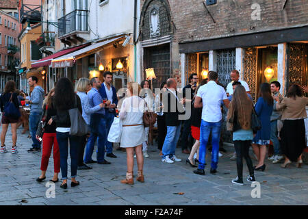 Osteria Alla Bifora - italienische Café-Bar-Restaurant am Campo Santa Margherita, Venedig, Italien Stockfoto