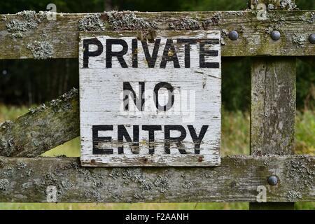 Private No Entry Zeichen in der Landschaft Stockfoto