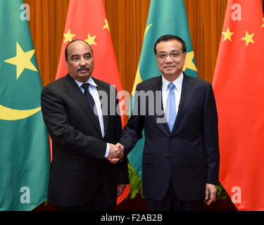 Peking, China. 15. Sep, 2015. Chinese Premier Li Keqiang (R) trifft sich mit mauretanischen Präsidenten Mohamed Ould Abdel Aziz in Peking, Hauptstadt von China, 15. September 2015. © Zhang Duo/Xinhua/Alamy Live-Nachrichten Stockfoto