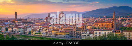 Florenz-Panorama. Panorama-Bild von Florenz bei Sonnenuntergang. Stockfoto