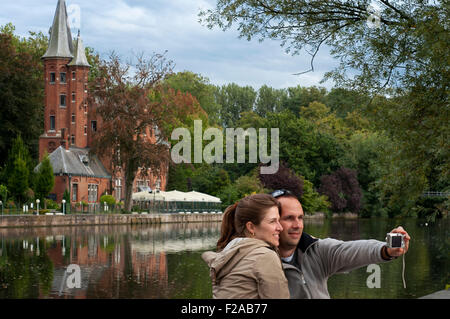 Die Minnewater und seinem schönen Park sind der Eintritt in die wunderschöne Stadt Brügge. Die Minnewater ist ein kanalisierte See. Von th Stockfoto