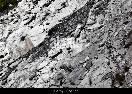 Schiefer (metamorphes Gestein) um Petit Saint Bernard pass Stockfoto