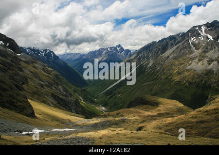 Hoch und schön bergig Pass befindet sich im Nelson Lakes National Park Stockfoto