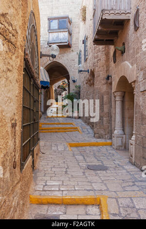 Schmale Gasse in der Altstadt von Jaffa - eine alte Stadt, Teil von Tel Aviv, Israel Stockfoto