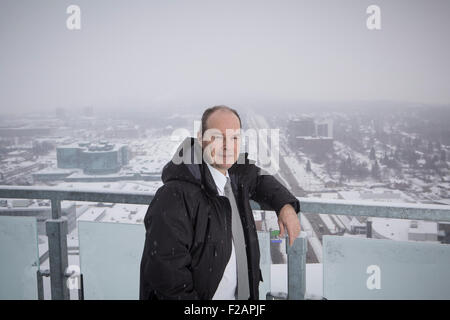 Cominar CEO Michel Dallaire Posen auf dem Jules Dallaire Gebäude in Québec (Stadt) Stockfoto