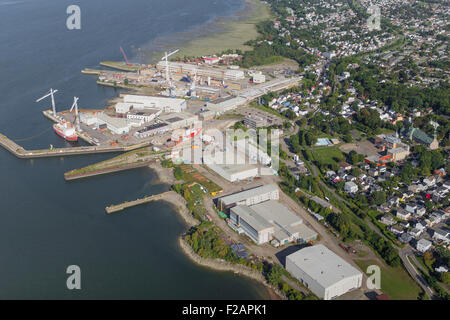 Davie Yards Incorporated, besser bekannt als MIL-Davie Schiffbau, ist in diesem Luftbild in Levis abgebildet. Stockfoto