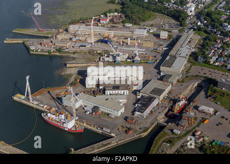 Davie Yards Incorporated, besser bekannt als MIL-Davie Schiffbau, ist in diesem Luftbild in Levis abgebildet. Stockfoto