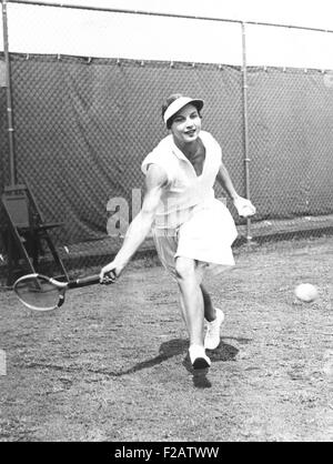 Helen Wills Moody in Doppel-Aktion bei den US Tennis Championships, Forest Hills. August 1931. Sie gewann die US-Frauen Singles Stockfoto