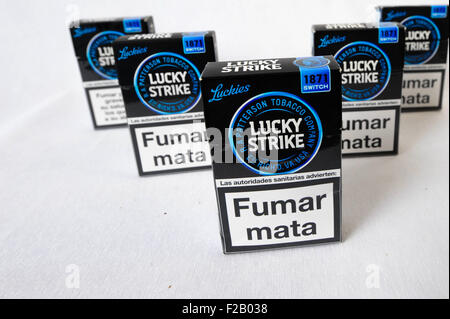 Zigaretten Lucky Strike-Cigarrillo Lucky Strike Stockfoto