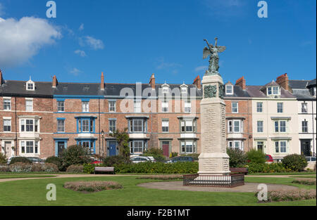 Kriegerdenkmal im Platz des Sieges, der Landzunge, Hartlepool, Co. Durham, England, UK Stockfoto