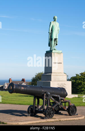 Kanone und Statue von Sir Henry Havelock in Mowbray Park, Sunderland, Tyne and Wear, England, UK Stockfoto