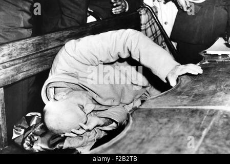 Iranischen Premier Mohammed Mossadegh vor Gericht wegen Hochverrats verdrängt. 14. November 1953. Nach der britisch-US-unterstützten Putsch neu installiert die Stockfoto