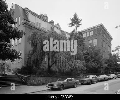 Yonkers, New York, ca. 1980. Öffentliche Schule Nr. 3, Hamilton Avenue zwischen der Ludlow und Morris Street. Westchester County, New York. (BSLOC 2015 11 12) Stockfoto