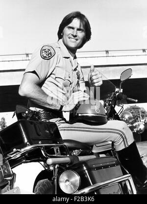 Bruce Jenner starrte als Officer Steve McLeish. Er erschien als der Grundsatz-Darsteller in der NBC-Fernsehserie "CHiPs" 1981 / 82, als Ersatz für Sterne Erik Estrada, der in einem Vertrag Streit mit NBC und MGM war. -(CSU 2015 5 93) Stockfoto