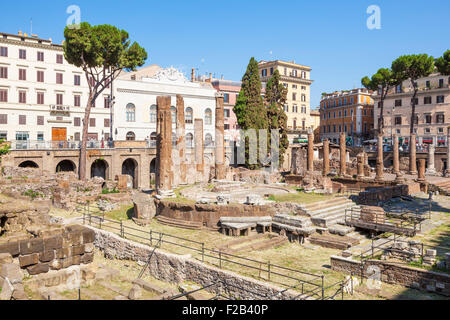 Ruinen der vier römischen Theater in der Largo di Torre Argentina ein Quadrat in Rom Italien Roma Lazio EU Europa Stockfoto