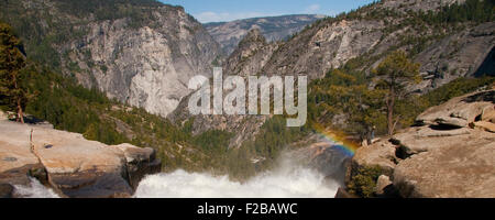 Malerische Aussicht auf die Landschaft des Yosemite Nationalparks gesehen an der Half Dome, California, U.S.A. Stockfoto