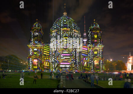 Berliner Dom Dom beleuchtet, Museumsinsel Insel, UNESCO-Weltkulturerbe, Festival of Lights Berlin, Deutschland Stockfoto