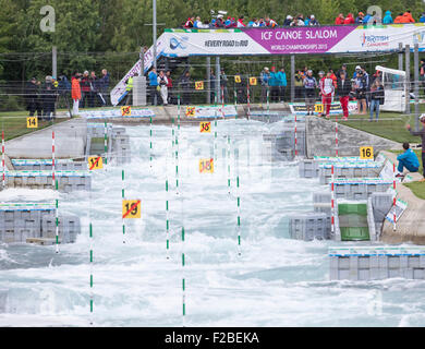 Lea Valley, London, UK. 15. Sep, 2015. ICF Canoe Slalom World Championship. Eröffnungsfeier. Bildnachweis: Aktion Plus Sport/Alamy Live-Nachrichten Stockfoto