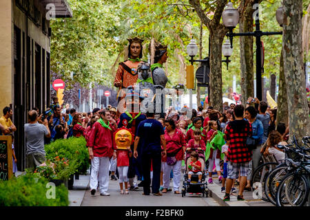 Eine Fiesta in der Rambla del Poblenou, Barcelona, Katalonien, Spanien während des katalanischen Wochenendes im September 2015 Stockfoto