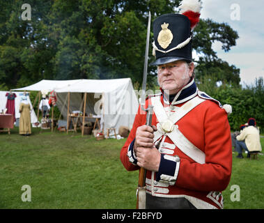 Coldstream Guard und Armee camp Re-Enactor in Waterloo Periode uniform Stockfoto