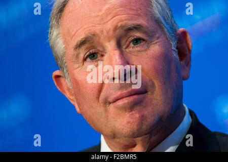 Washington DC, USA. 15. Sep, 2015. Stephen Schwarzman, Chairman und CEO von private Equity Firma The Blackstone Group, spricht während einer wirtschaftlichen Club of Washington-Veranstaltung in der Innenstadt von Washington, D.C., am 15. September 2015. Bildnachweis: Kristoffer Tripplaar/Alamy Live-Nachrichten Stockfoto