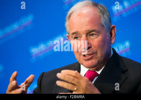 Washington DC, USA. 15. Sep, 2015. Stephen Schwarzman, Chairman und CEO von private Equity Firma The Blackstone Group, spricht während einer wirtschaftlichen Club of Washington-Veranstaltung in der Innenstadt von Washington, D.C., am 15. September 2015. Bildnachweis: Kristoffer Tripplaar/Alamy Live-Nachrichten Stockfoto