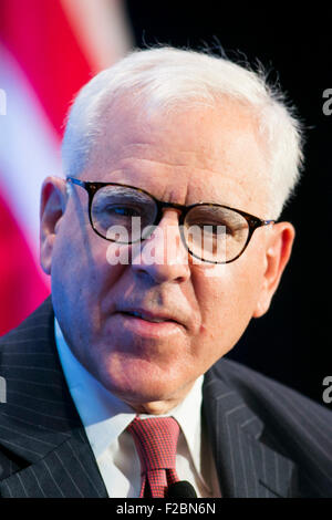 Washington DC, USA. 15. Sep, 2015. Bei eine wirtschaftliche Club of Washington-Veranstaltung in der Innenstadt von Washington, D.C., am 15. September 2015 spricht David Rubenstein, co-CEO von The Carlyle Group. Bildnachweis: Kristoffer Tripplaar/Alamy Live-Nachrichten Stockfoto