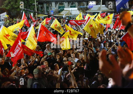 Athen, Griechenland. 15. Sep, 2015. Hunderte von Fans besuchen die endgültige beliebte Einheit Wahlveranstaltung. Der Sprecher des griechischen Parlaments, Zoe Konstantopoulou, war der Hauptredner auf der letzten Wahlveranstaltung der beliebten Einheit, die linke Abspaltung von SYRIZA, der ehemaligen Haupt Regierungspartei. Bildnachweis: Michael Debets/Pacific Press/Alamy Live-Nachrichten Stockfoto