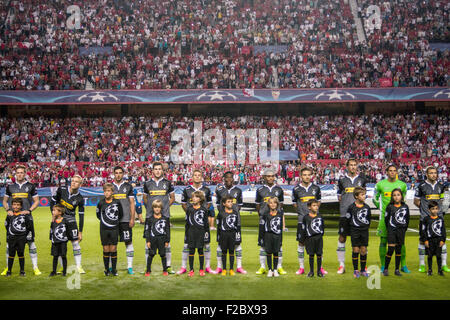 Sevilla, Spanien. 15. Sep, 2015. Line-up von Mönchengladbach, bevor die Gruppe D der UEFA Champions League Fußballspiel zwischen Sevilla FC und Borussia Moechengladbach im Estadio Ramon Sanchez Pizjuan in Sevilla, Spanien, 15. September 2015. Foto: Daniel Gonzalez Acuna/Dpa/Alamy Live News Stockfoto