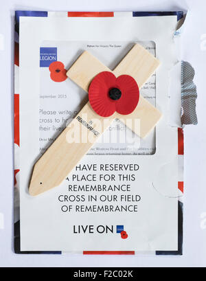 British Legion Erinnerung Kreuz Post shootete für Mohn Appell, England, UK Stockfoto