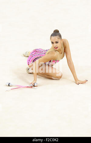 Stuttgart, Deutschland. 11. September, 2015. Margarita Mamun (RUS) Rhythmische Sportgymnastik: Allround-Finale der rhythmischen Gymnastik-WM in der Porsche Arena in Stuttgart, Deutschland. © AFLO/Alamy Live-Nachrichten Stockfoto