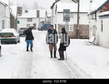 Presteigne, Powys, Mitte Wales, UK. Die Stadt mitten im Winter. Ruht auf dem Weg in die Stadt Stockfoto