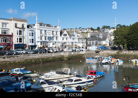 Boote in The Quay in der schönen Devon Dartmouth Stockfoto