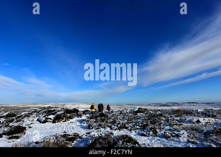 Januar, winter Schnee Blick über Froggatt Rand und großen Moor; Derbyshire County; Peak District National Park; England; UK Stockfoto