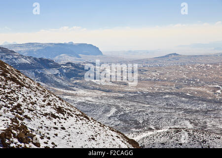 Der Wüste Wadi Rum im Schnee Stockfoto