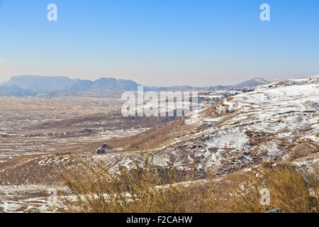 Der Wüste Wadi Rum im Schnee Stockfoto