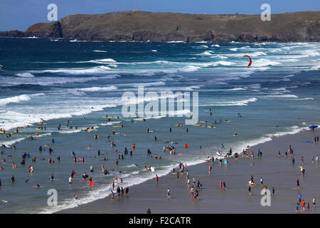 Blick auf den Surf-Strand, Perranporth Dorf; Cornwall Grafschaft; England; UK Stockfoto