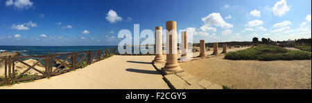 Israel: Ausgrabungen in Caesarea National Park, Heimat der Hellenistischen, römischen und Byzantinischen archäologische Funde der Stadt gebaut von Herodes dem Großen Stockfoto