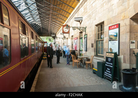 Pickering-Bahnhof an der North Yorkshire Moors Railway, Pickering, Yorkshire, England, UK Stockfoto